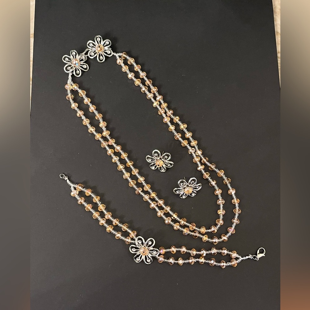 Handmade 🐊 Pink Champagne Crystal Beaded Necklace, Bracelet, and Earrings.